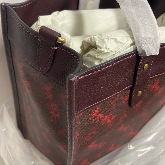 Coach Field Tote With Horse And Carriage Print - Picture 11 of 16